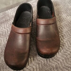 DANSKO Professional Brown Leather Clogs - Size 10